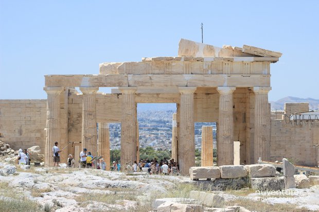 Divani palace acropolis is an iconic hotel showcasing the best of athens. 8 Tips For Visiting The Parthenon Acropolis 8 Things I Wish I D Known Before Going Nuventure Travels