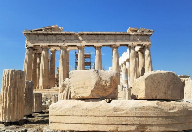 Many restaurants are open on christmas day and even offer special meals and deals to patrons. The Best 2 Days In Athens Itinerary For First Timers Harbors Havens