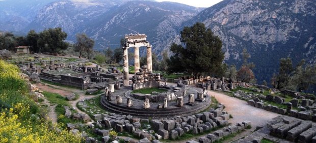 The oracle was used as a stage before visiting the oracle of delphi and as such, through the times, it acquired great power . 7 Days Itinerary In Athens Nafplio And Delphi Best Of Ancient Greece S Culture History Anywhr Anywhr Plan Book Incredible Trips Hassle Free